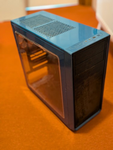 Fractal design focus petrol - design,