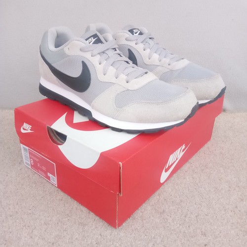 Nike runner size - md,