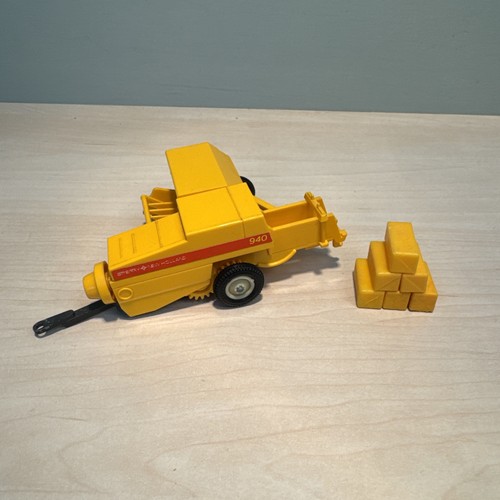 Britains new holland - britains, baler