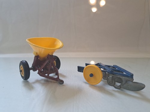 Vintage britains scale 3 - vintage,