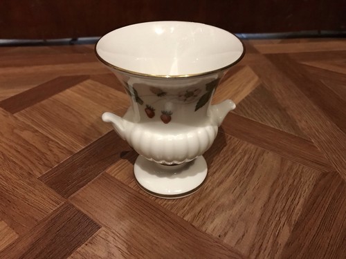 Wedgwood wild strawberry small - wild,