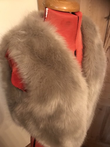 Beautiful faur fur shrug - fur, gilet