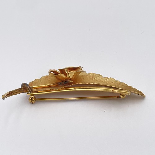 Vintage coro gold - coro, flower