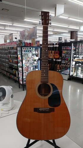 Martin acoustic guitar 18 - acoustic,