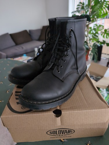 Solovair black greasy eye - black,
