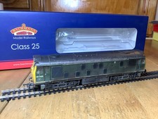 Bachmann 32-331 BR Green Class 25 Diesel Locomotive 25043