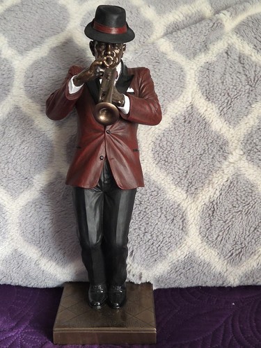 Male trumpet player statue - player,