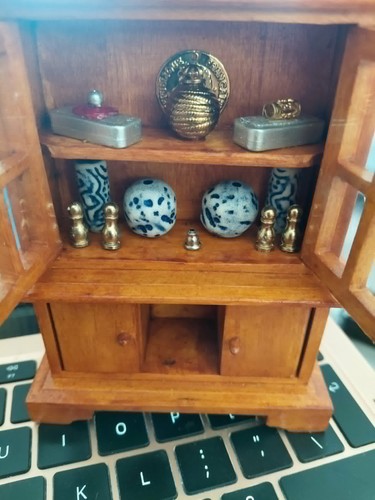 Scale dolls house - scale,