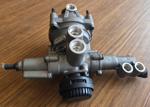 Wabco load sensing valve