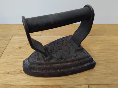Vintage cast iron - cast,
