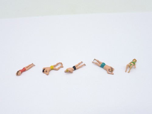 Preiser figures sunbathers - figures,
