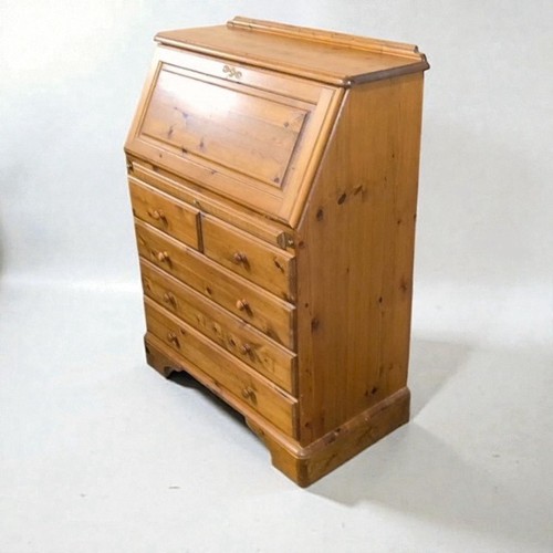 Ducal victoria pine - victoria, bureau