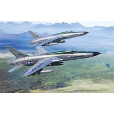 Trumpeter 01617- 1/72 F-105D