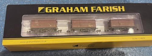 Boxed graham farish set 12t - set,