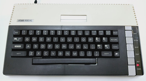 Atari 800xl home computer - home,
