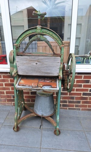 Cast iron mangle nice vintage - nice,