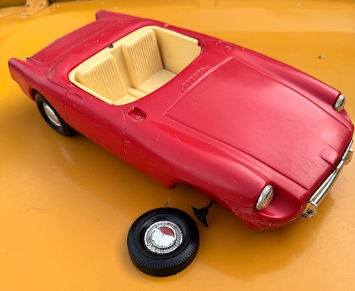 Vintage sindy own car 1965 - vintage,