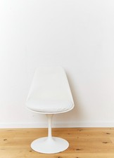 Eero Saarinen Tulip Chair #151 for Knoll International I 1 of 3