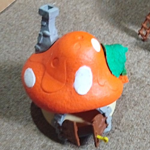 Smurf mushroom house toy - mushroom,