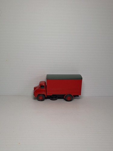 Base die cast toy - 1:76, 00