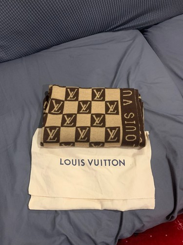Louis vuitton - louis, lv