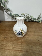 Vintage Royal Tara Small Bud