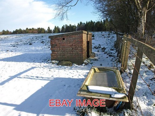 Photo frozen trough old - , cast