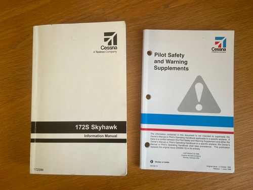 Cessna 172 skyhawk pilot s - 172,