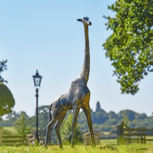 Stunning freestanding baby - stunning,
