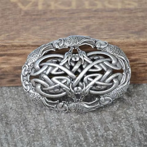 Shield fibula brooch middle - shield,