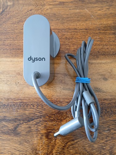 Genuine dyson and v8 - dyson,
