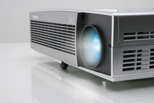 TOSHIBA TDP-T100 projector