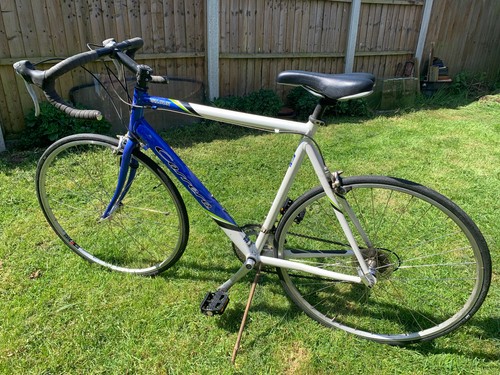 Carrera valour road bike - road, bike.