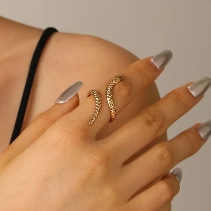 Snake shaped fashion - snake-shaped,