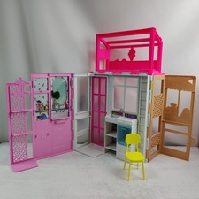 Barbie HCD47 Foldable Dolls