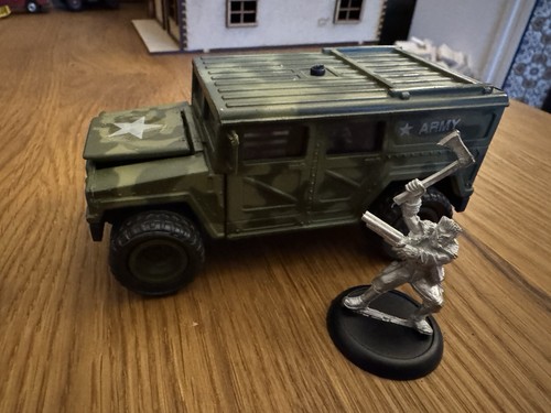Humvee jeeps smaller - 3,