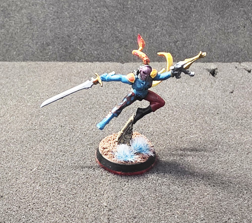 Warhammer harlequin figure - 1,