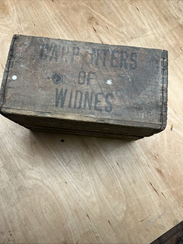 Vintage wooden crate - wooden,