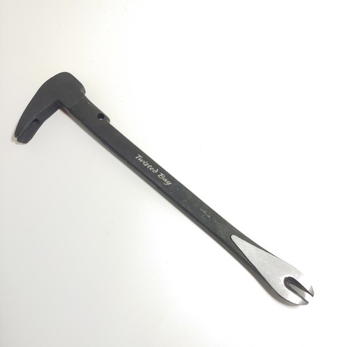 Twisted bay nail puller - twisted,