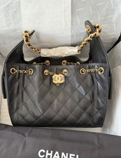 CHANEL 25 hobo bag Black Caviar Leather Gold Hardware Size Small 