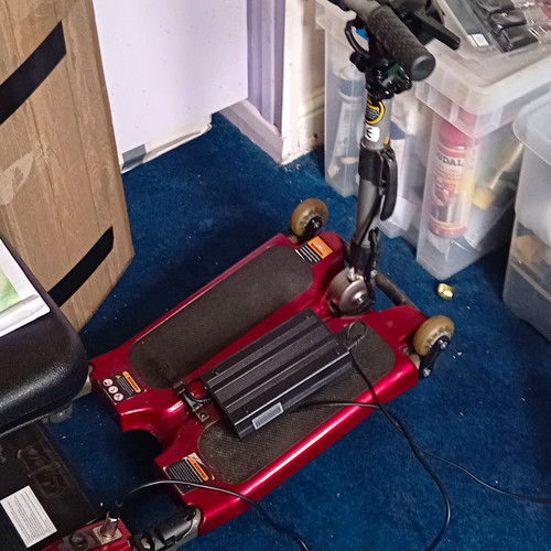 Red folding wheel - folding, 4-wheel