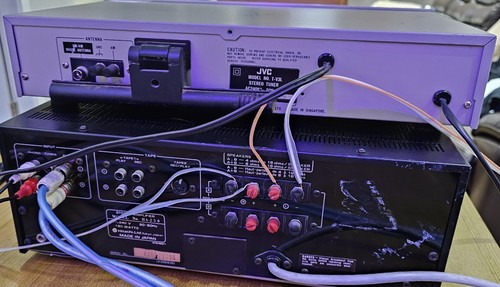 Hitachi 250 and tuner jvc - ha-250,