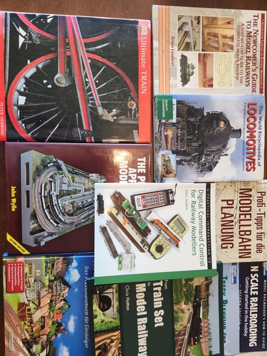 Model railroad book lot - of, 10