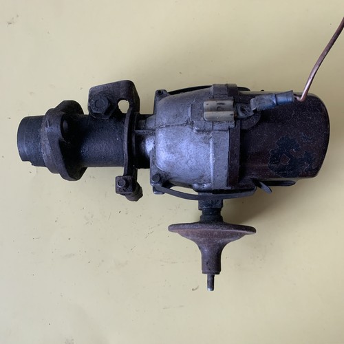 Vintage triumph herald engine - vintage,