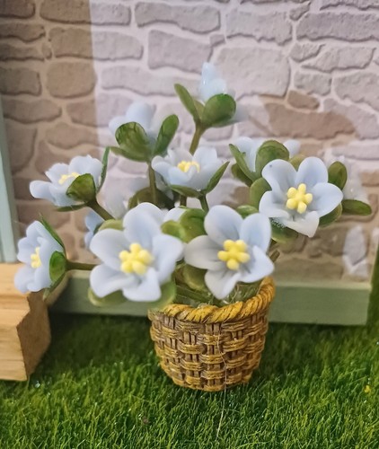 Dolls house flowers basket - in,