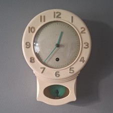 Vintage Mid Century Smiths Cream Bakerlite 8-Day Kitchen Pendulum Wall Clock