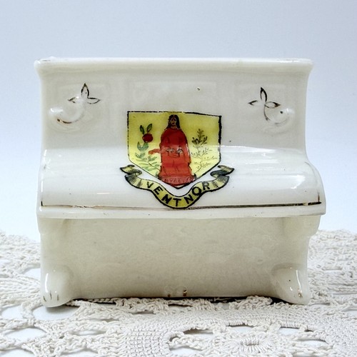 Vintage swan crested china - swan,