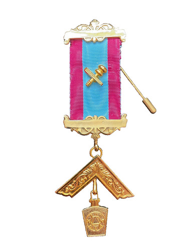 Mark past masters breast jewel - past,