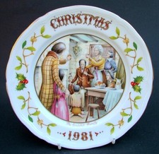 Aynsley 1981 Xmas Plate 21.5cm "The Cratchit Family "A Christmas Carol - in VGC