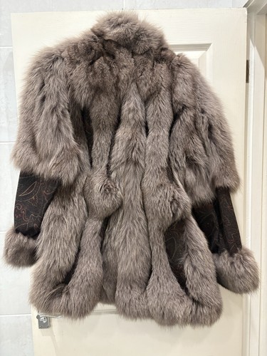 Brown fox fur medium - brown,